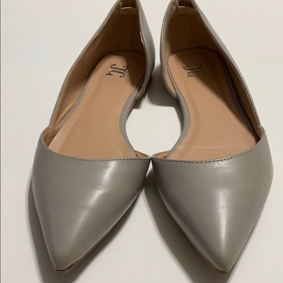 Journee Collection gray pointy toe flats, size 7.5 - Picture 3 of 8